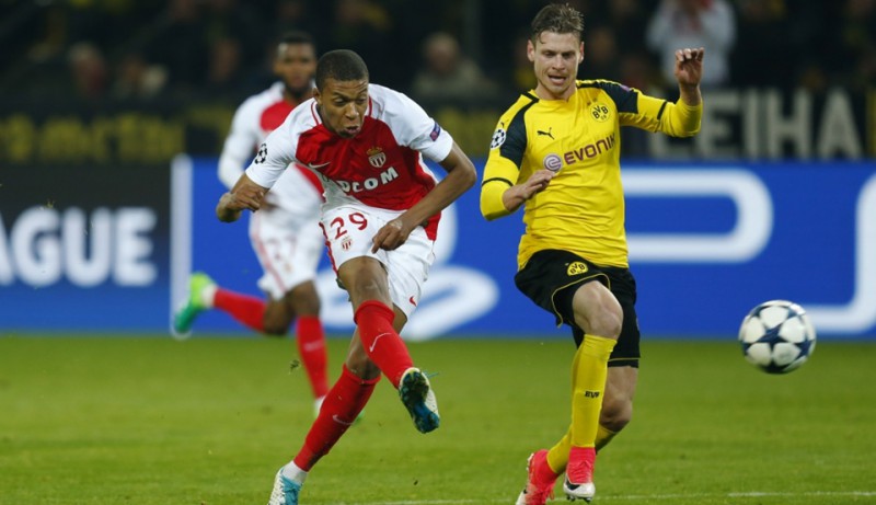 ''Borussia'' dominē, bet Mbapē divi vārti kaldina ''Monaco'' uzvaru trillerī