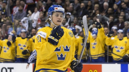 Zviedrijai pievienojas arī rezultatīvais Nīlanders, sastāvā jau 16 NHL spēlētāji
