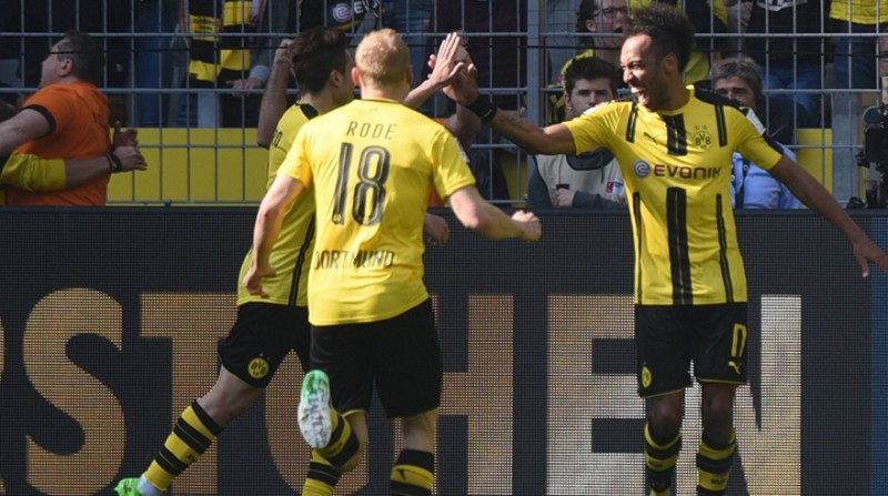 Dortmundes ''Borussia'' paceļas uz trešo vietu, jaunpienācēja ''Leipzig'' tuvu sudrabam
