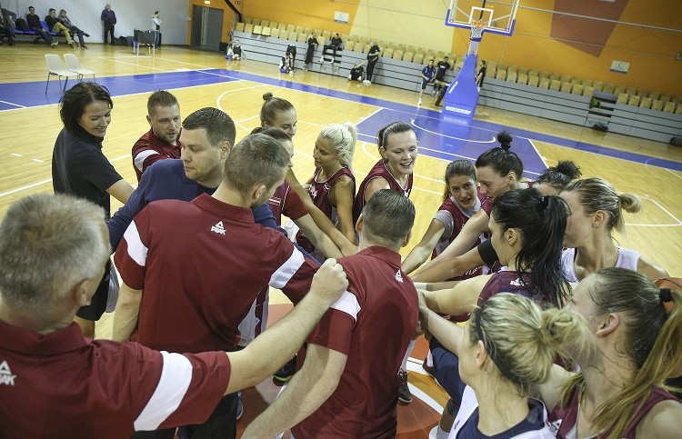 Latvijai pirmā pārbaude pret kvalifikācijā perfekto Ukrainu