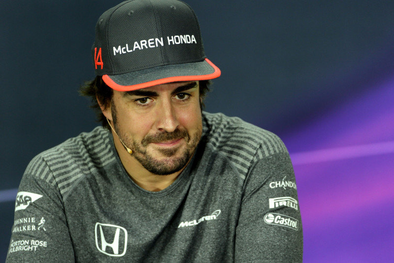 Alonso piedraud aiziet no "McLaren"