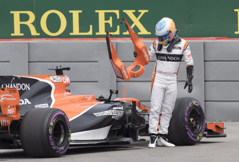 Hamiltons pārspēj Fetelu, Alonso atgriežas ar kārtējo neveiksmi