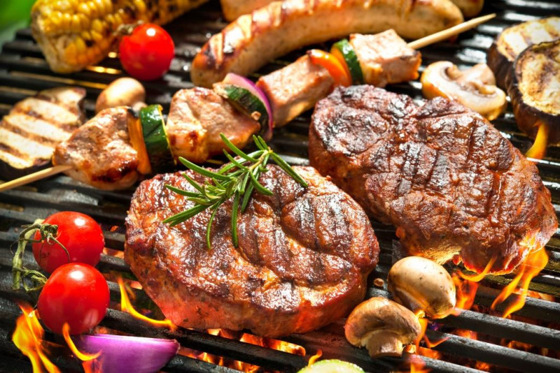 Kā pagatavot grilēto ēdienu karali – mutē kūstošu steiku