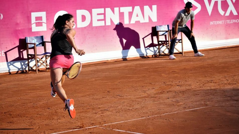 Šnīdere atspēlē piecas mačbumbas, gūst pirmo WTA uzvaru kopš 2011. gada