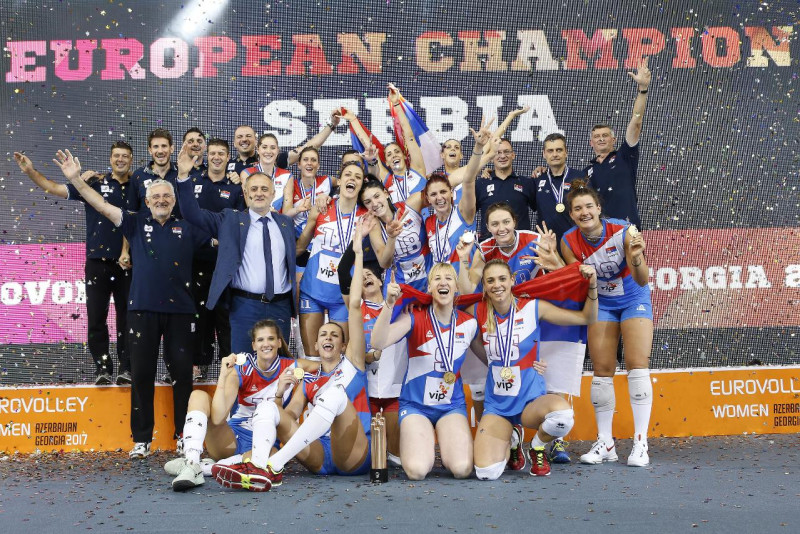 Serbijas volejbolistes otro reizi izcīna Eiropas čempionāta zeltu