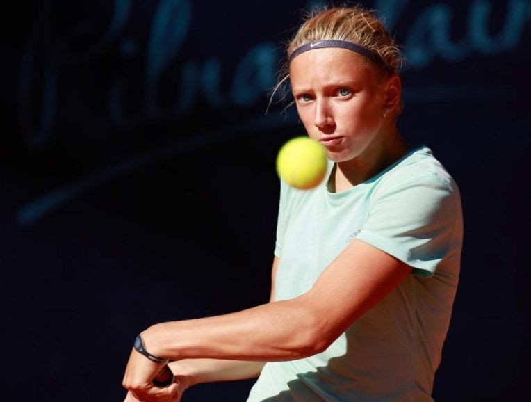 Čerņecka uzvar pieckārtējo WTA čempioni, Podžus netiek ceturtdaļfinālā