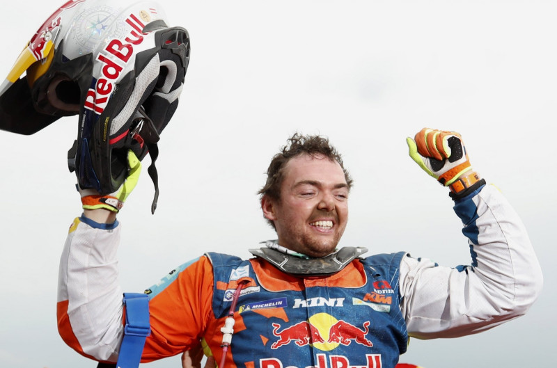 "KTM" komanda Dakaras rallijā izcīna 17. uzvaru pēc kārtas