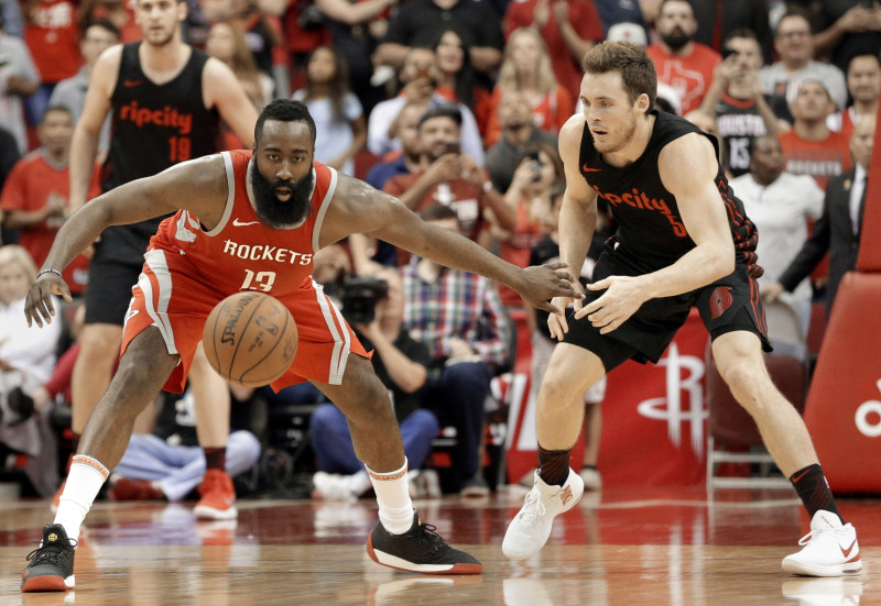 "Trail Blazers" galotnē zaudē "Rockets", taču nodrošina "play-off"