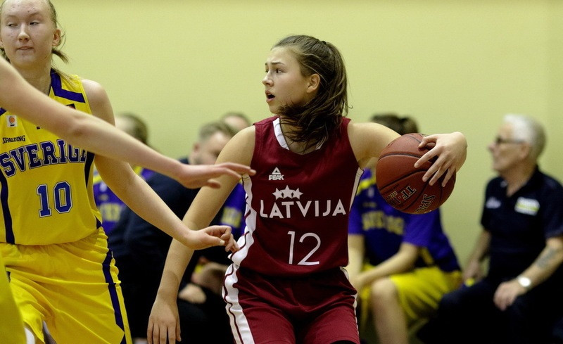 Latvijas U16 meitenes salādē 14 tālmetienus uzvarā pār Turciju