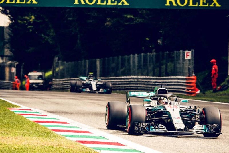 F1 komandas neatbalsta "Mercedes" ierosinājumu startēt ar trim mašīnām