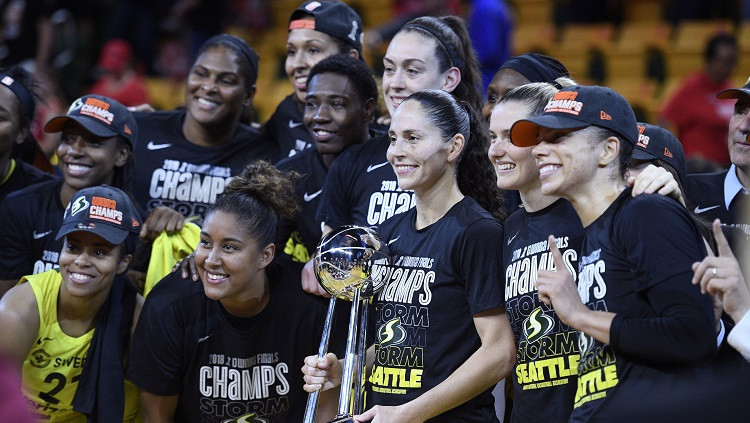Stjuarte pārsteidz pasauli, "Storm" trešo reizi uzvar WNBA čempionātā