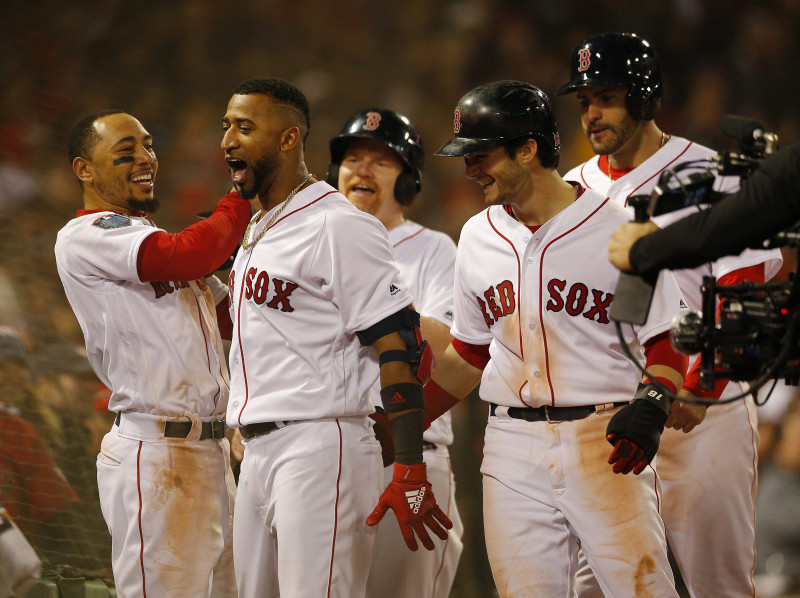 Mačado trīs punkti, taču Pasaules sēriju ar uzvaru sāk "Red Sox"