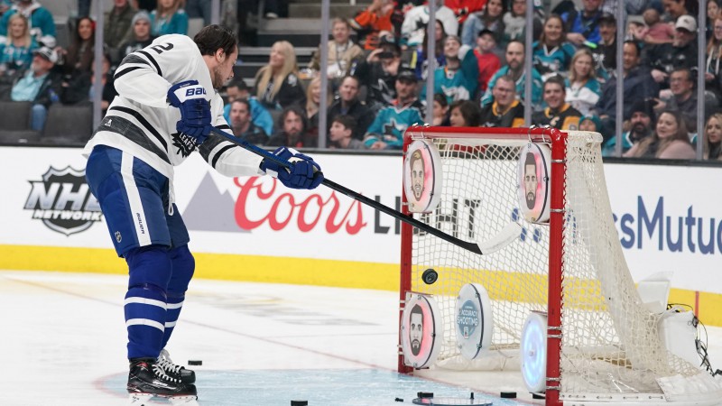 Viens no Toronto "Maple Leafs" līderiem Metjūzs tiek pie 58 miljonus vērta līguma