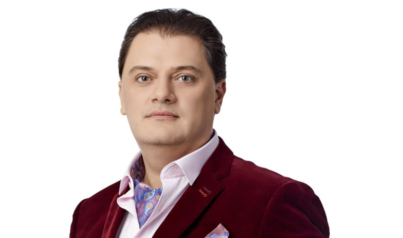 Izcilais tenors Aleksandrs Antoņenko aicina  uz latviešu kamermūzikas koncertu Mazajā Mežotnes pilī