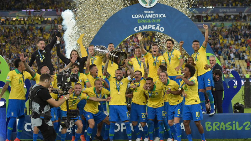 Brazīlija pārvar vājuma brīžus un pēc 12 gadu pārtraukuma uzvar "Copa America"