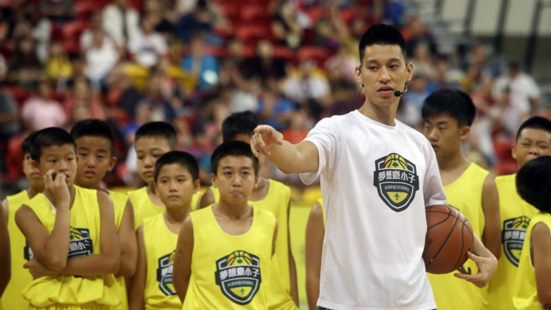 Lins izplūst asarās: "NBA komandas ir zaudējušas ticību man"