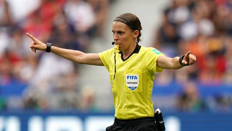 UEFA Superkausu pirmoreiz vēsturē tiesās sieviete