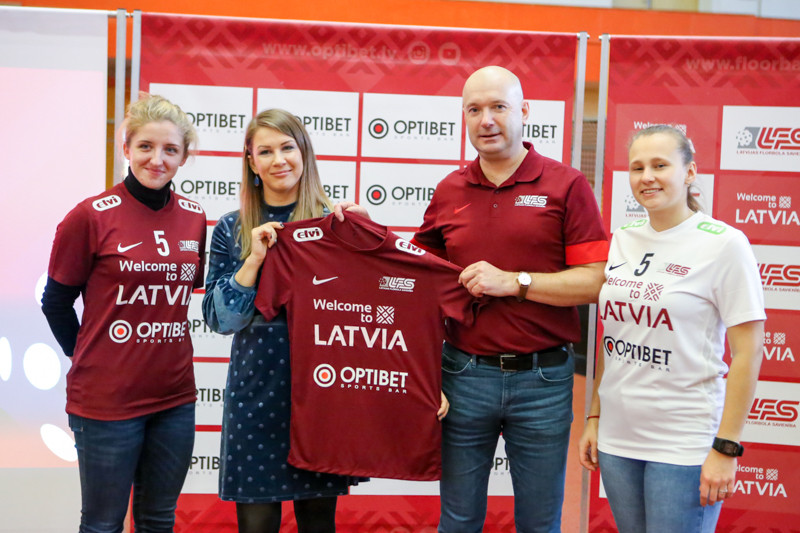 Latvijas sieviešu izlases ģenerālsponsors - "OPTIBET sporta bārs"