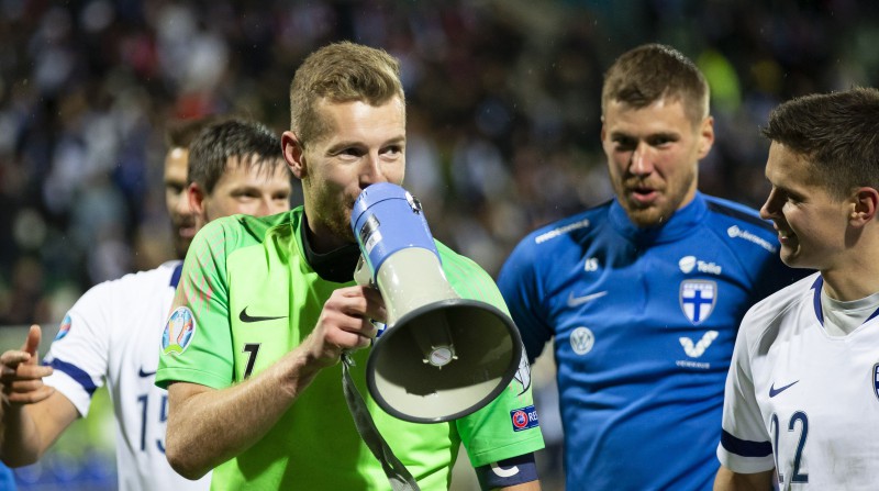 "Euro 2020": Somija soli no svinībām, Bukarestē lielā spēle starp Rumāniju un Zviedriju