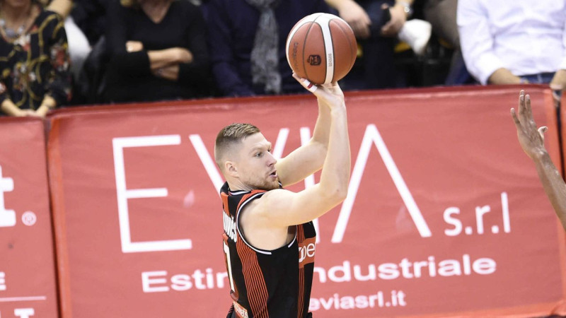 Itālijā atceļ A Sērijas izspēli, sezona beigusies četriem Latvijas basketbolistiem