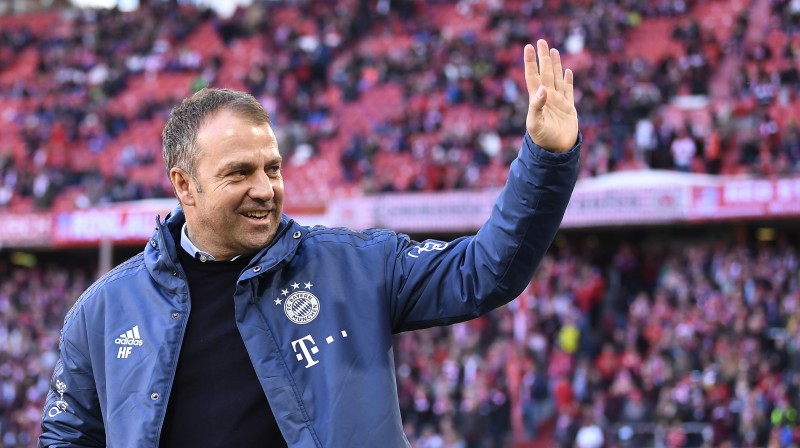 Minhenes "Bayern" dīkstāves laikā paraksta jaunu līgumu ar galveno treneri Fliku