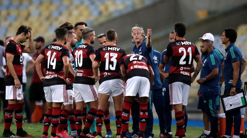 Dienvidamerikas čempione "Flamengo" vērienīgās pārbaudēs atklāj 38 saslimušos