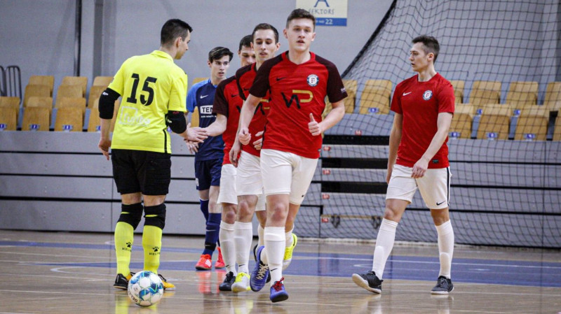 Telpu futbola Virslīgas "play-off" cer atsākt jūnija vidū