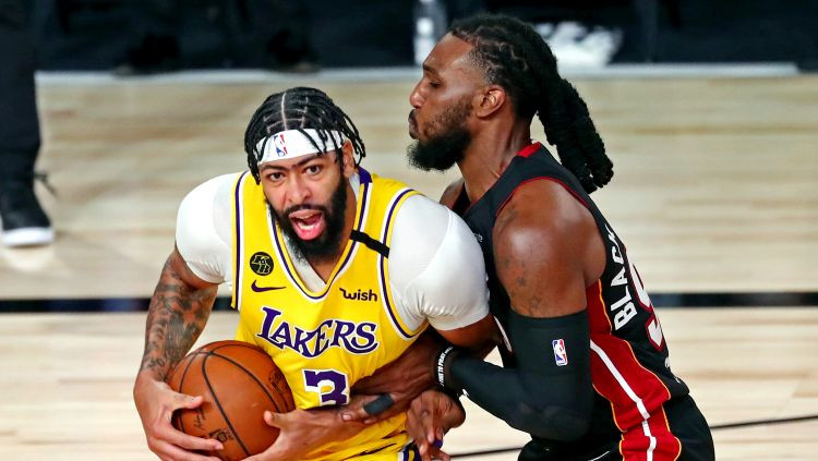 "Heat" neveiksmju diena – smaga sakāve pret "Lakers" un vairākas traumas