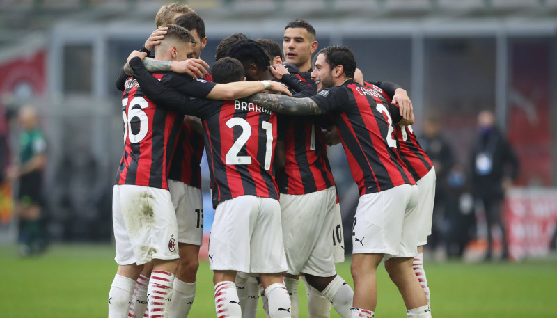 "Milan" uzvar arī bez Zlatana, "Napoli" ar 4:0 sakauj "Roma"