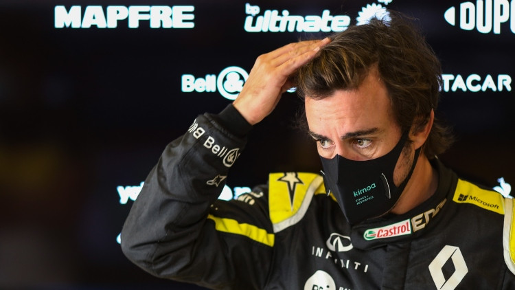 Alonso pirms gaidāmās atgriešanās "Formula 1" cietis ceļu satiksmes negadījumā