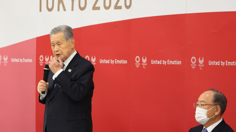 Tokijas olimpisko spēļu orgkomitejas prezidents atkāpies seksisma dēļ