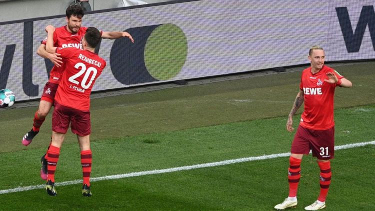 ''Koln'' pārsteidz un izcīna sesto uzvaru čempionātā, ''Bayern'' palielina pārsvaru