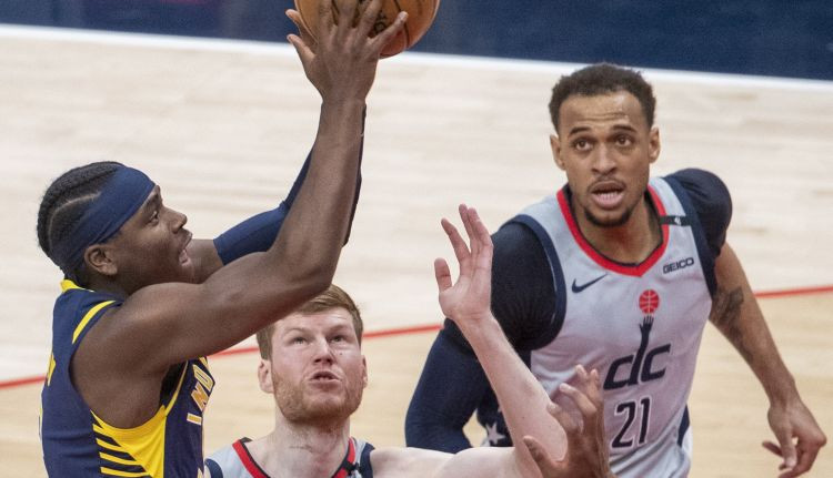 Bertāns un "Wizards" sadragā Saboņa "Pacers" un iekļūst izslēgšanas spēlēs