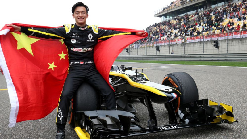 Nākamgad pirmo reizi "Formulā 1" varētu startēt pilots no Ķīnas