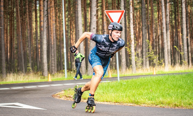 Znotiņš ar Jankovsku ātrākie Latvijas čempionātā 5km skrituļslidošanā