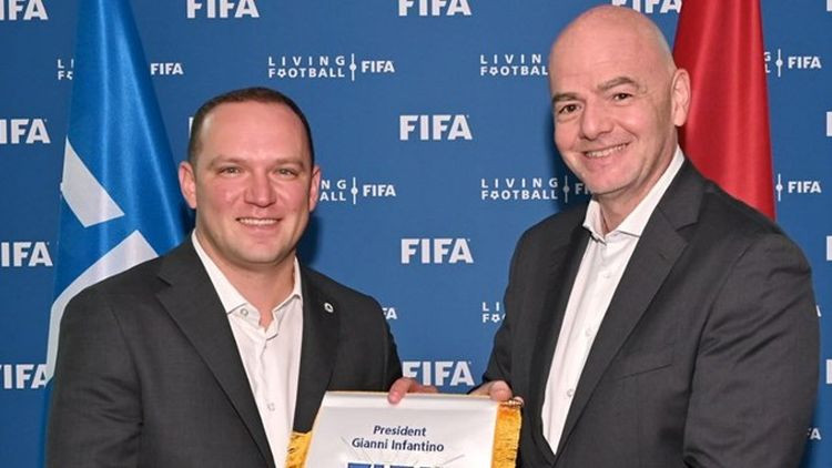 FIFA prezidents: ''Latvija un Rīga ir pelnījušas jaunu, modernu stadionu''