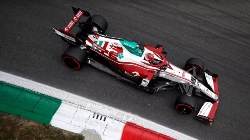 Kubica uz vēl vienu sezonu paliek "Alfa Romeo" sastāvā