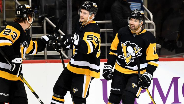 Bļugers aizvada 200. spēli NHL un nopelna punktu ''Penguins'' zaudējumā