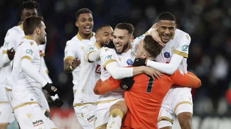 PSG pēcspēles sitienu sērijā zaudē ''Nice'' un izstājas no Francijas kausa