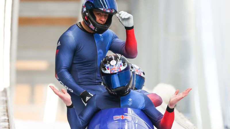 Aiz Ķibermaņa finišējušie britu bobslejisti sūrojas par niecīgo finansējumu