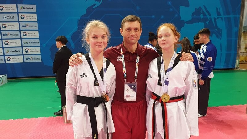 Šulcs un Helviga izcīna pa vienai uzvarai pasaules junioru čempionātā taekvondo