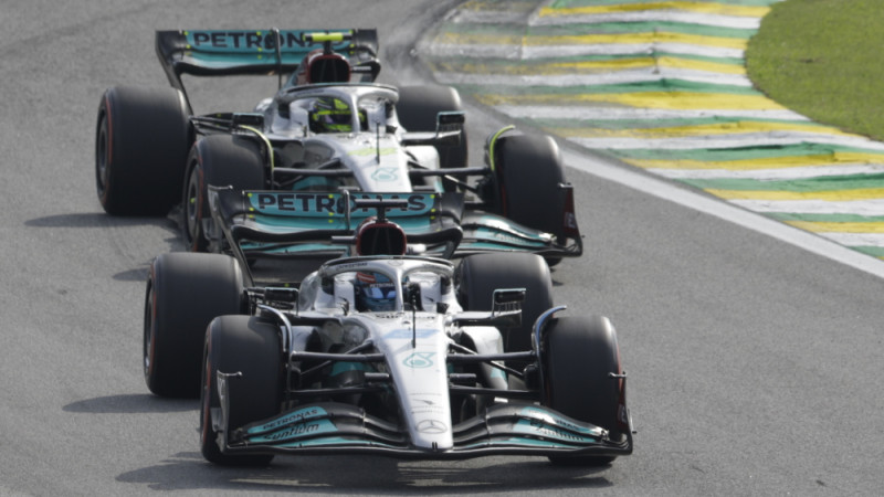 Raselam karjeras pirmais F1 triumfs, "Mercedes" dubultuzvara Brazīlijā