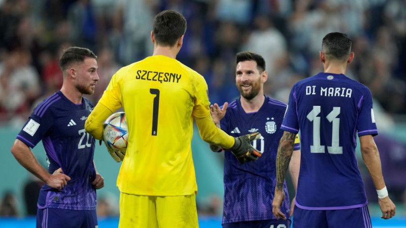 Argentīna uzvar grupā, Poliju glābj Ščensnijs un vārtu starpība