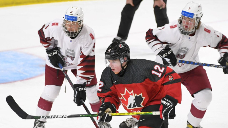 Latvijas U18 valstsvienība nenotur pārsvaru pret Kanādas komandu