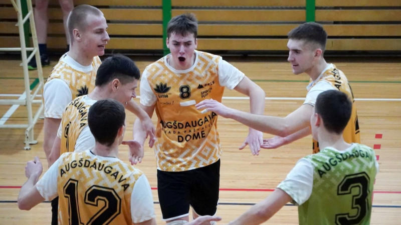Latvijas Nacionālās līgas pusfinālā zaudē regulārās sezonas spēcīgākās komandas