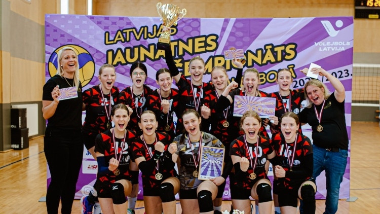 Rīgas Volejbola skolas meitenes uzvar Latvijas jaunatnes čempionātos