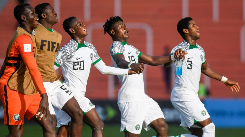 Nigērijas U20 futbolisti apspēlē Itālijas komandu, Brazīlija iesit sešus vārtus