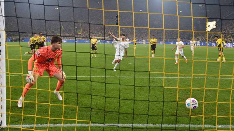 Dortmundei kārtējā vilšanās: izšķērdēts 2:0 pret Bundeslīgas jaunpienācēju