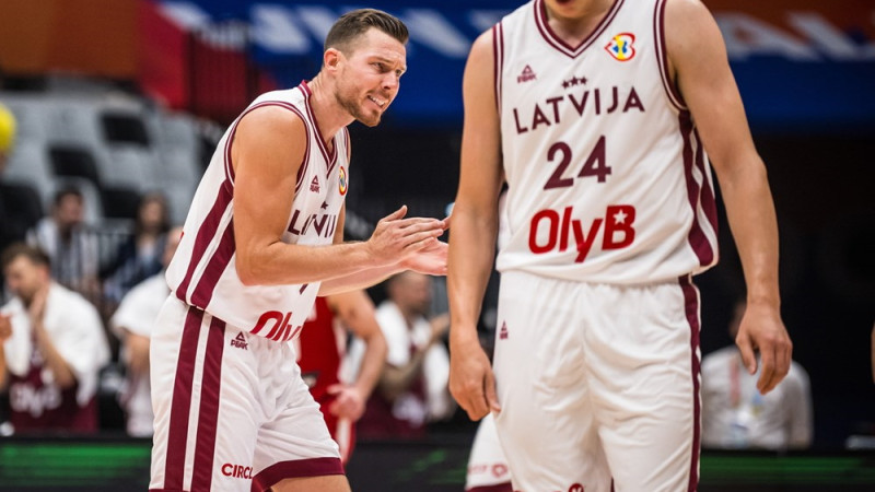 Latvijas basketbola izlases vēl četrus gadus spēlēs "Peak" formastērpos