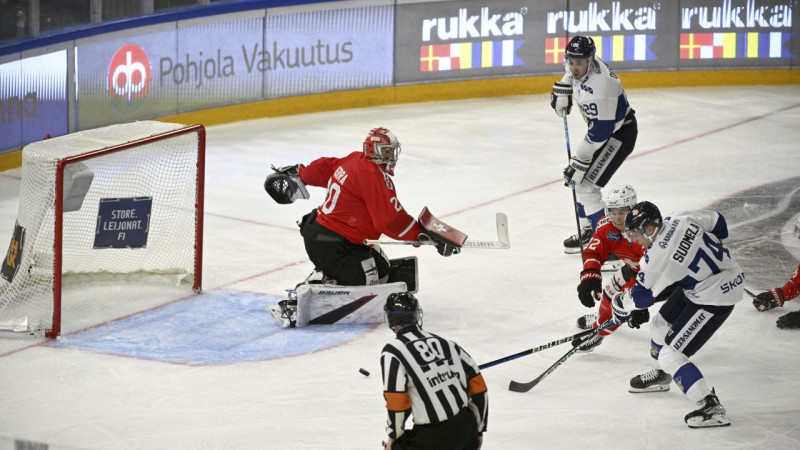 Latviešu komandas biedram hat-trick Somijas uzvarā, čehi pirmajā trešdaļā saplosa Zviedriju